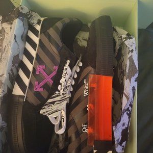 OFF WHITE MENS EUR 45 BRAND NEW!!!!